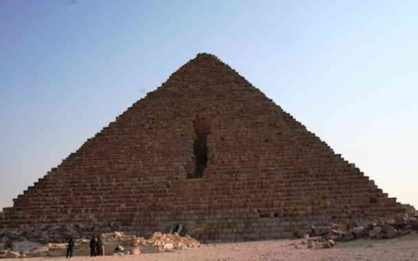 destroying egypt pyramid