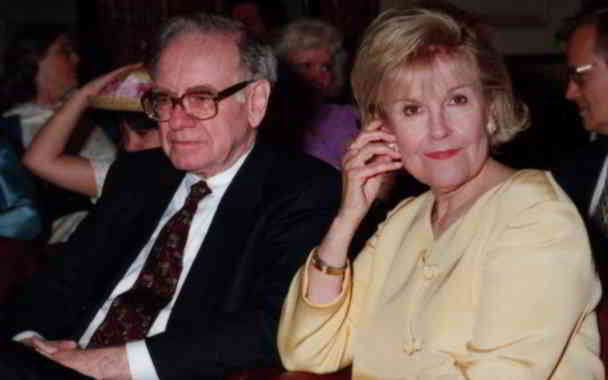 about warren buffet wife in kannada